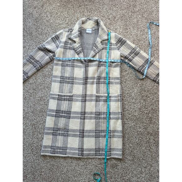CYRUS Sweater Coat; Size Women's Large, Warm & Fuzzy! Cream & Gray Plaid pattern - Picture 5 of 8